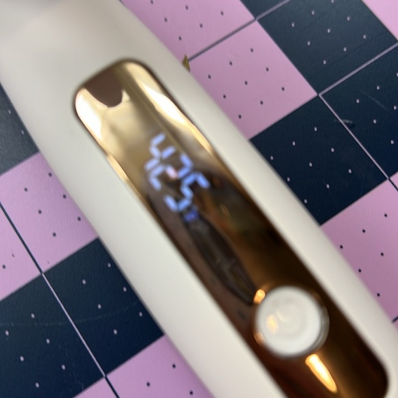 Kristin Ess Titanium Curling Iron for Beach Waves & Curls 1 1/4
